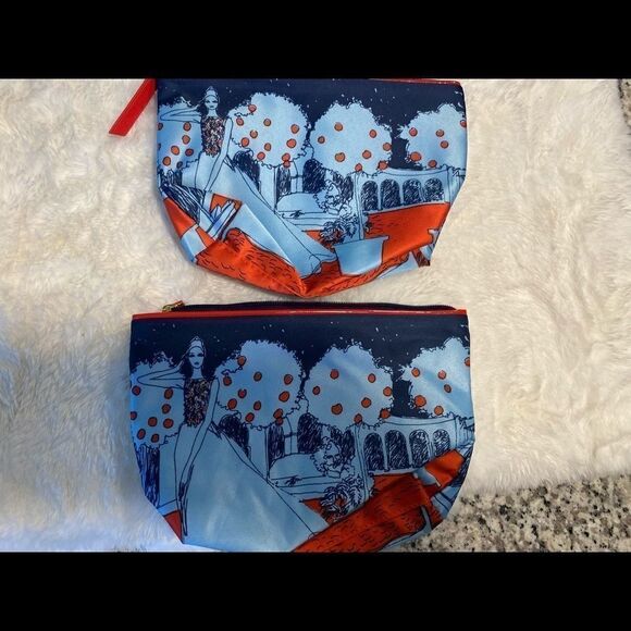 NWOT set of two Estée Lauder cosmetic bags. - Picture 1 of 16